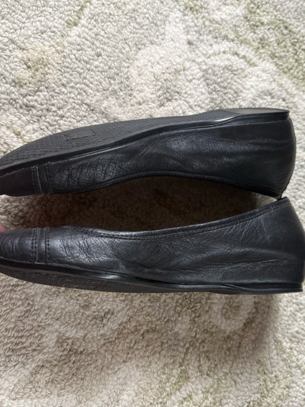 Frye Alicia Black Pointed Toe Leather Flats - Picture 4 of 8